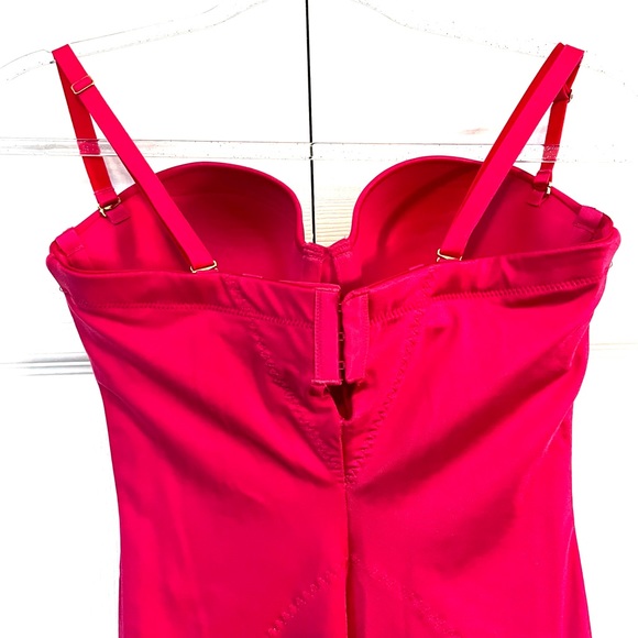 Victoria’s Secret Pink Power Figure Cupped Shaping Slip size 34D - Picture 8 of 15
